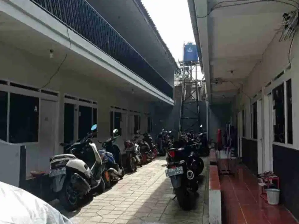 Rumah Kost dan Ruang Usaha di Jalan Utama Cikutra