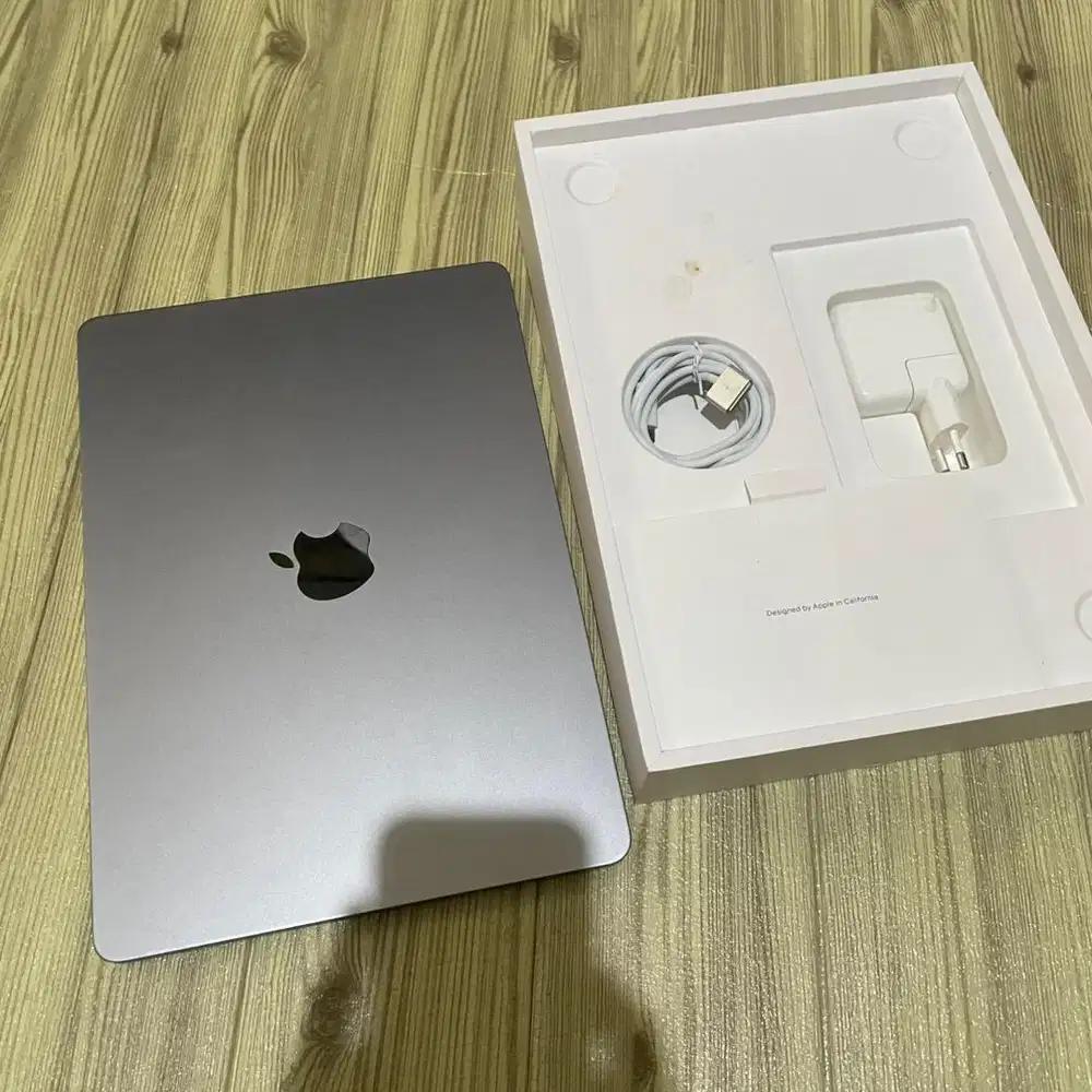macbook Air M2 8/512gb Ex ibox mulus Minus Dikit murah aja Bisa COD