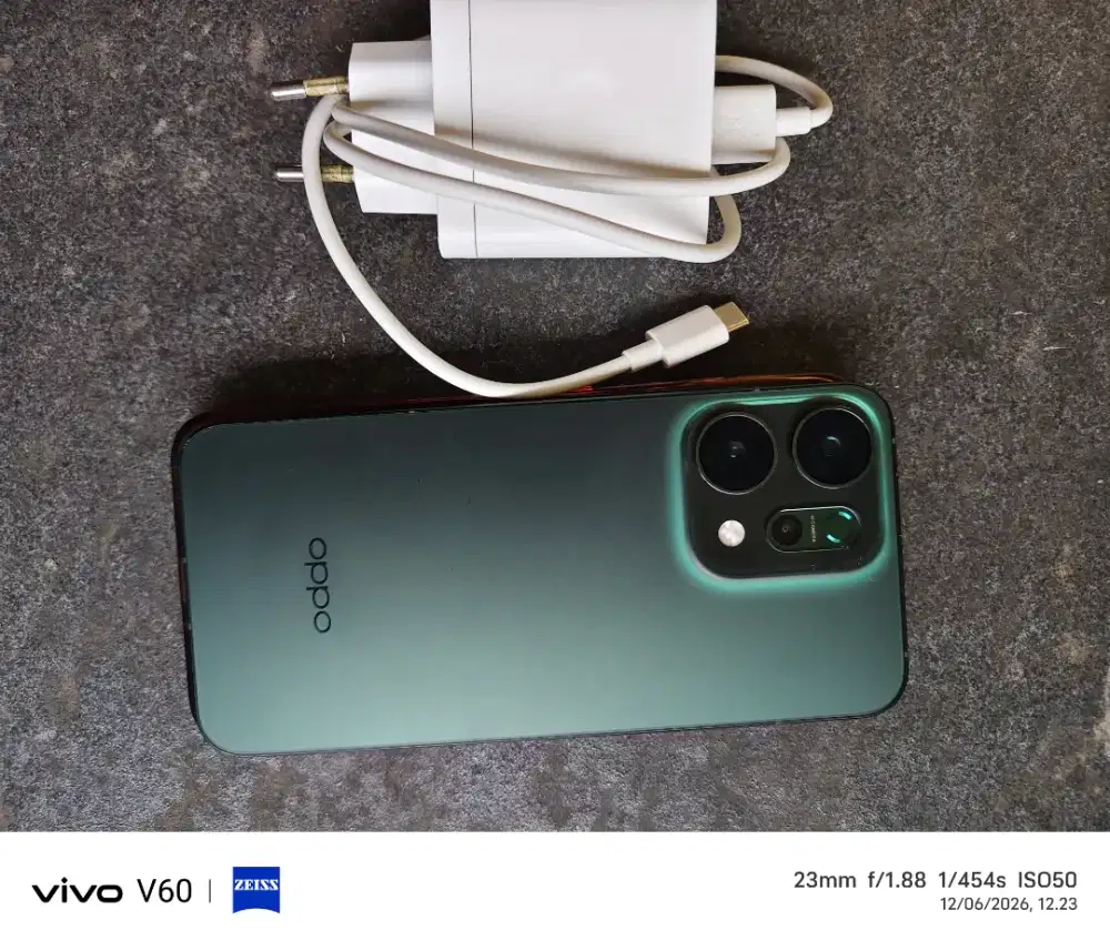 Reno 14 5g 12/256 HP+charger ori