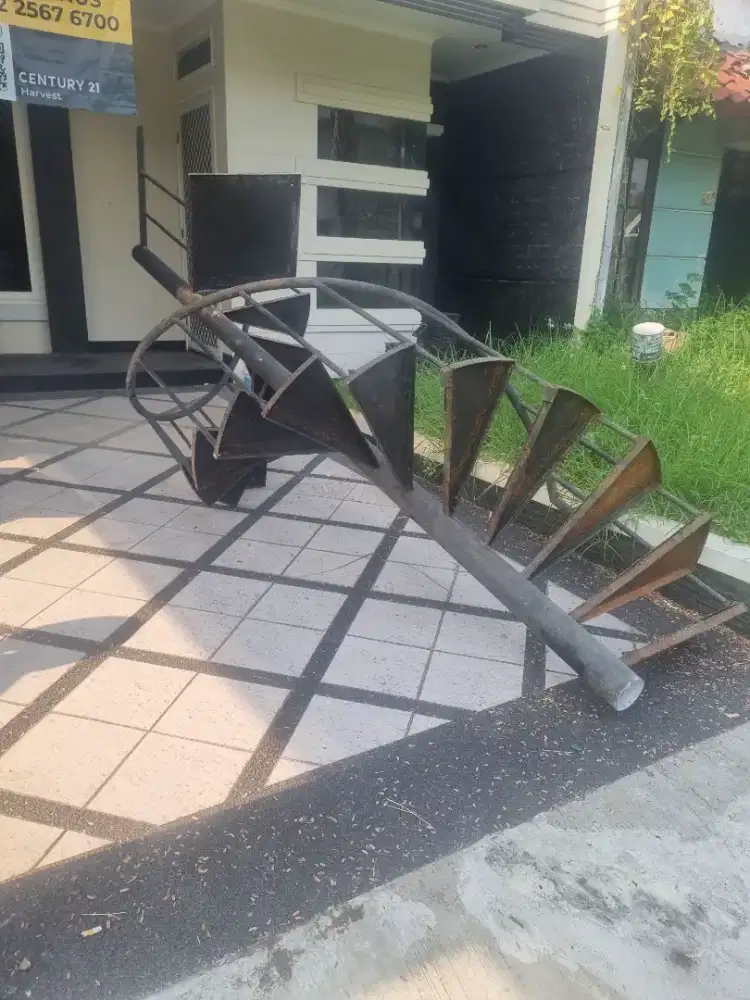 Tangga Putar Besi