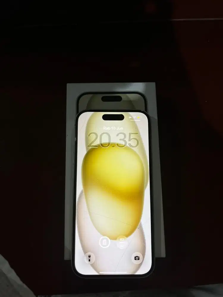 Iphone 15 Basic Yellow