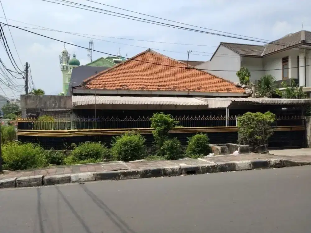 Rumah Rawamangun Posisi Hoek Strategis Pinggir Jalan Raya
