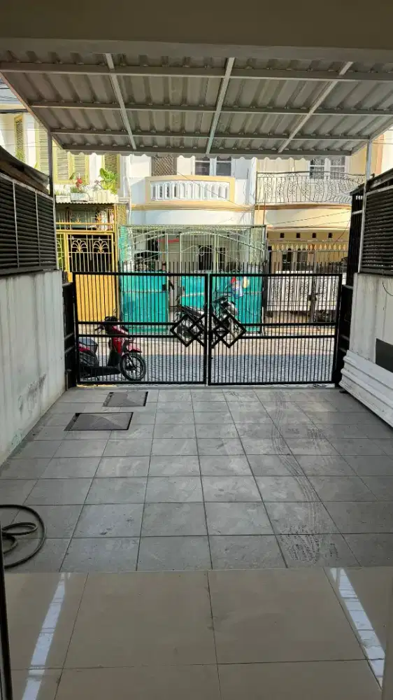 Dijual rumah taman palem STRATEGIS AMAN DARI BANJIR & BISA NEGO
