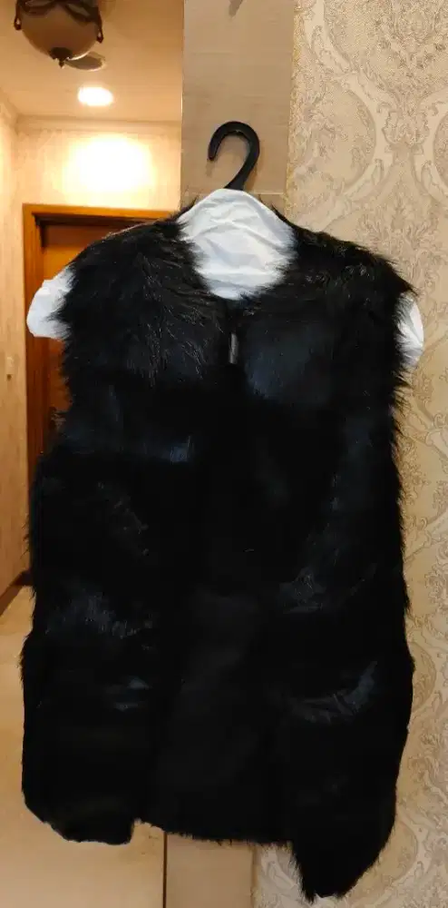 Vest Zara bulu hitam