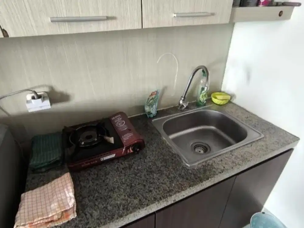 DIJUAL APARTEMEN UC TOWER BERKELEY LANTAI 9 FURNISHED