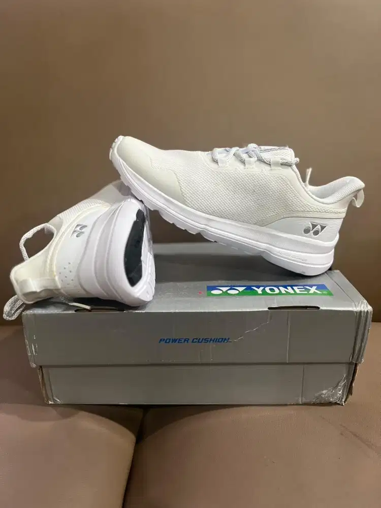 Sepatu running yonex baru bnib