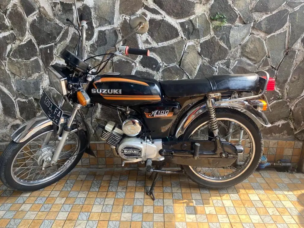 BUAT YANG SUKA SUKA MOTOR TUA AJA