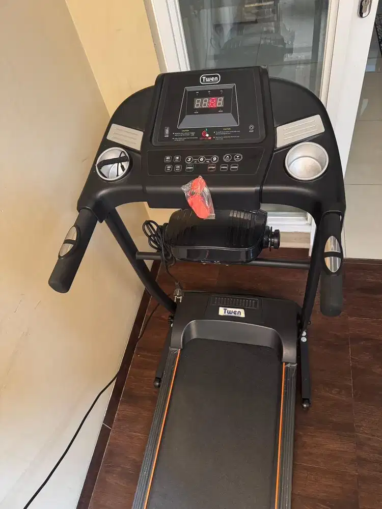 Di jual alat treatmill electric merk Twen