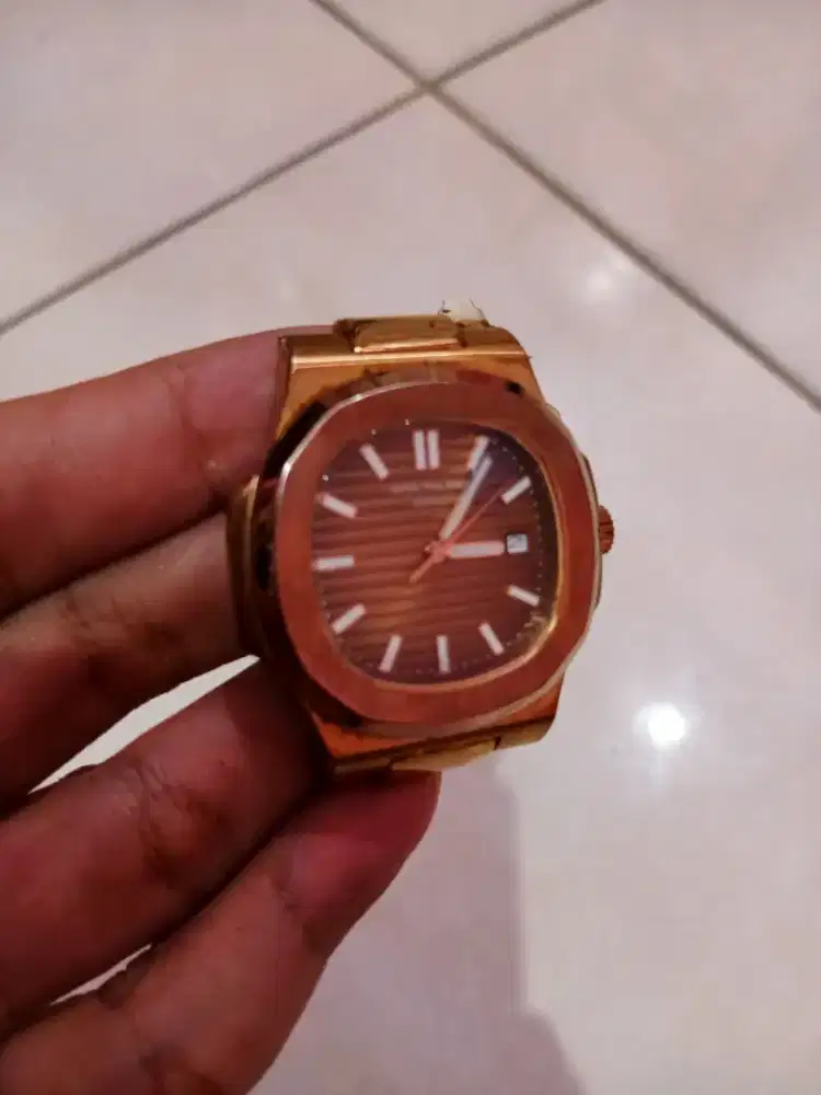 JAM TANGAN PATEK PHILIPPE NAUTILUS
