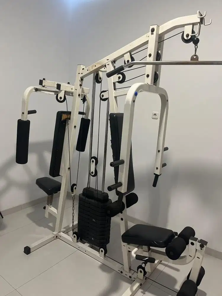 Alat berat gym buat olahraga