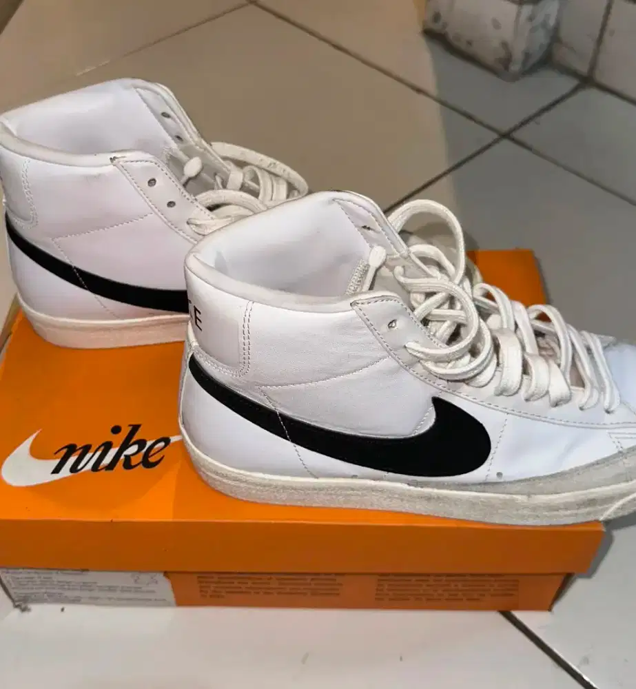 Dijual sepatu nike blazer mid 77 VNTG white black original