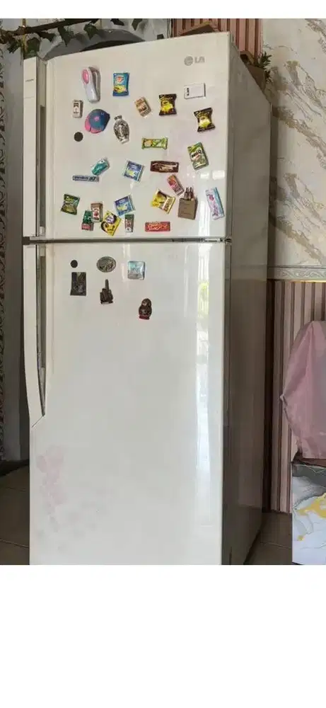 Dijual Kulkas 2 pintu merk LG vit +