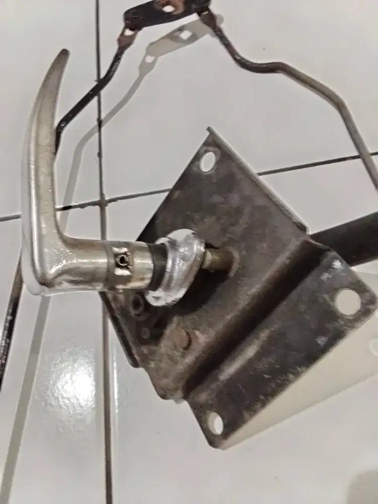 KUNCI PINTU BELAKANG TAFT F50 KEBO BADAK
