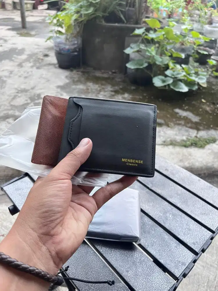Borongan Jual Rugi Paket Usaha Aksesoris Dompet Kaos Kaki Sisir