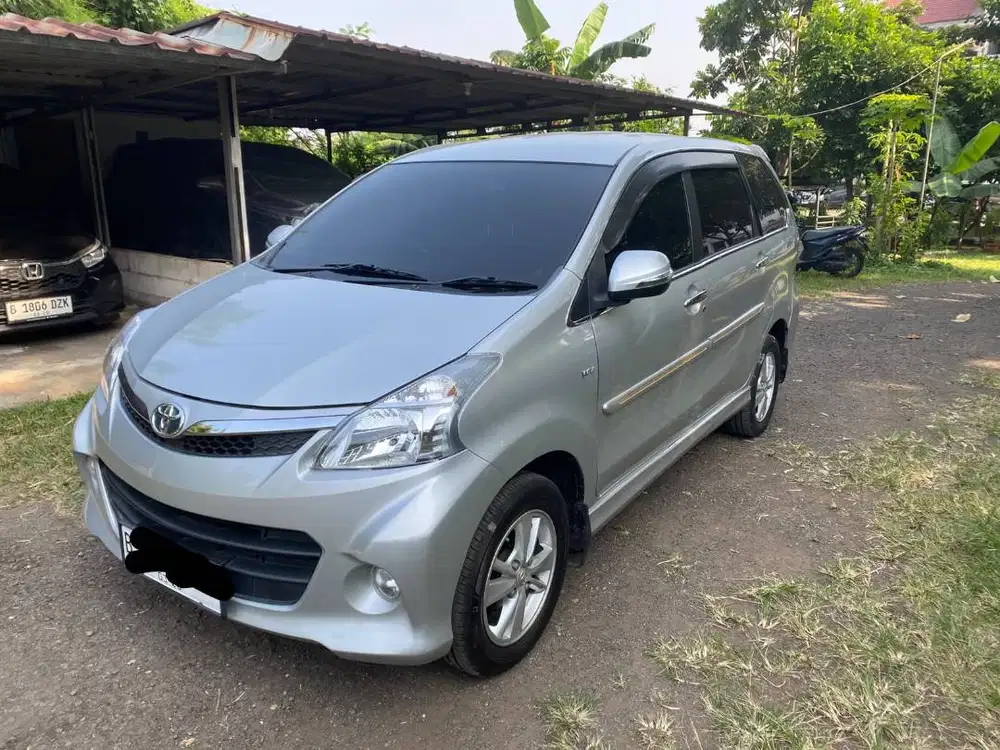 Toyota Avanza Veloz 1.5 A/T 2015 – Pajak Panjang, KM Rendah