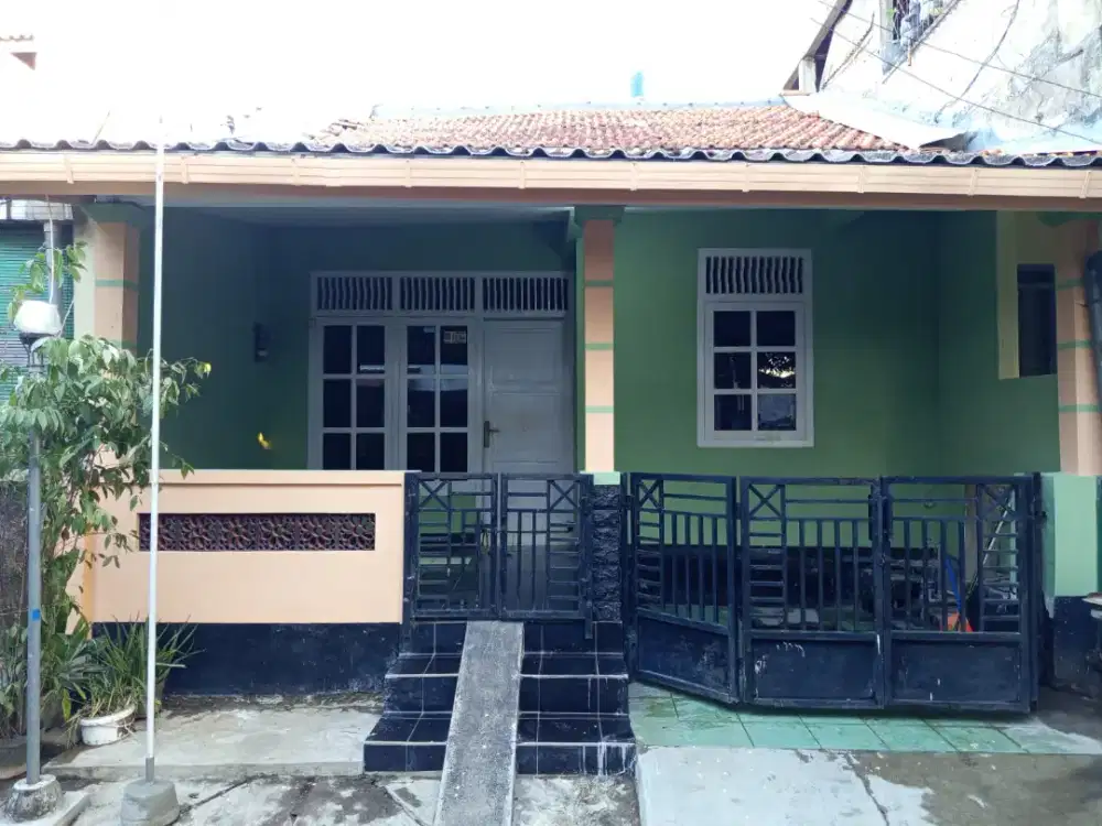 Disewakan rumah siap huni (baru selesai renovasi)