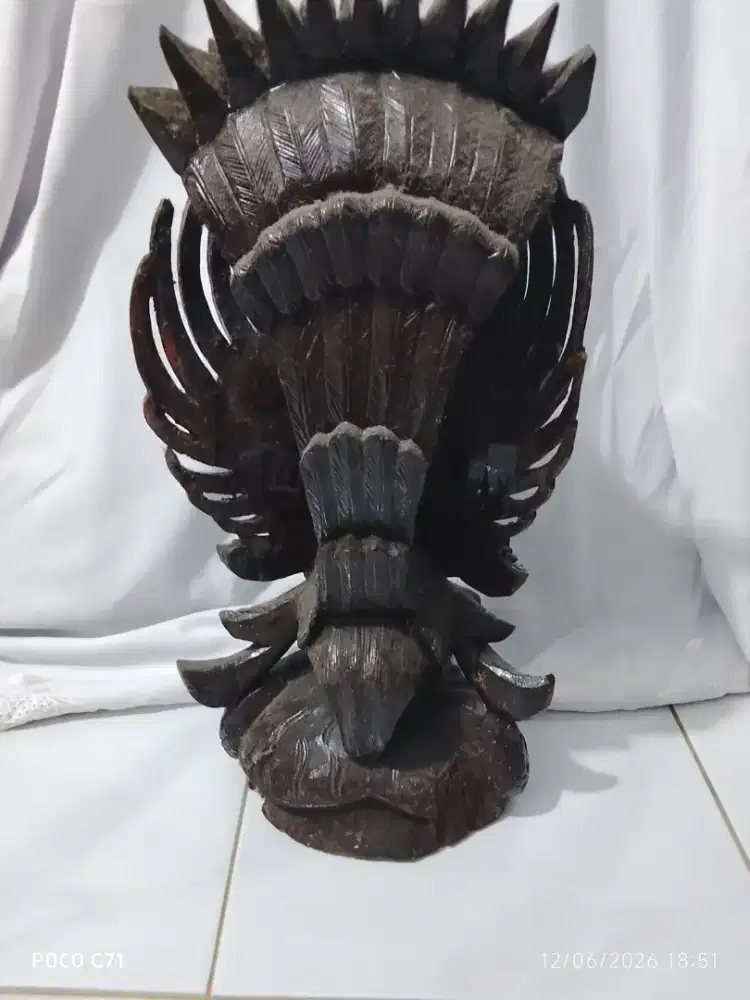 Barang antik patung ukiran jati