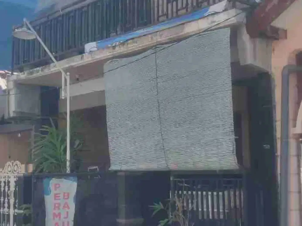 Rumah 3 lantai jual cepat GKB Gresik