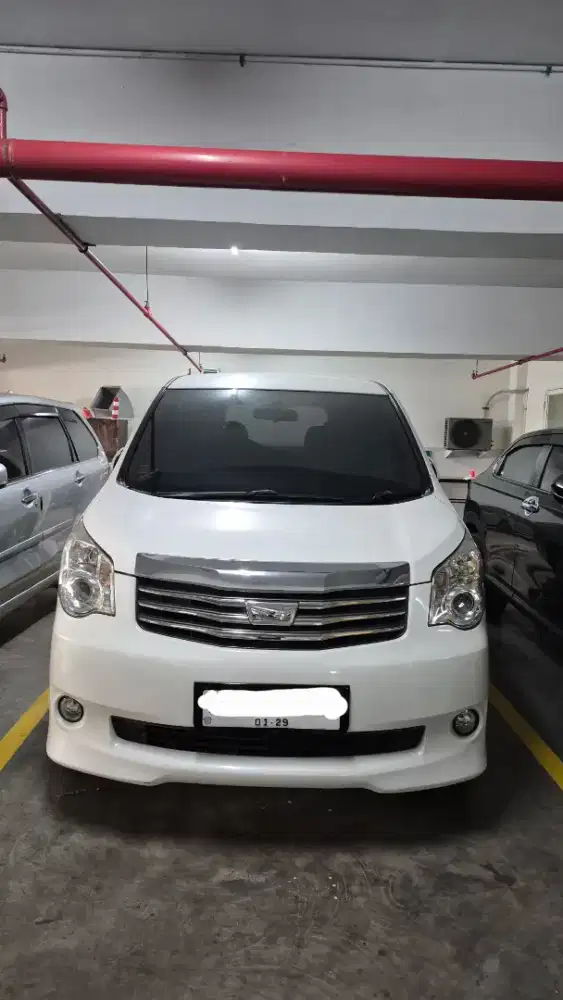 Toyota Nav1 G AT, 2013