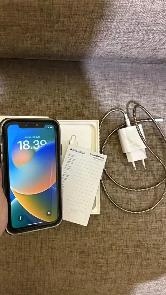Iphone 11 64gb ex-ibox free acc