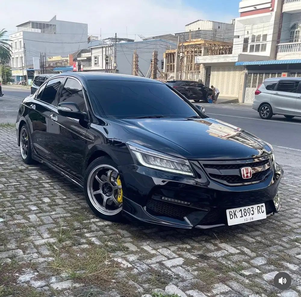 Honda Accord 2011 Bensin