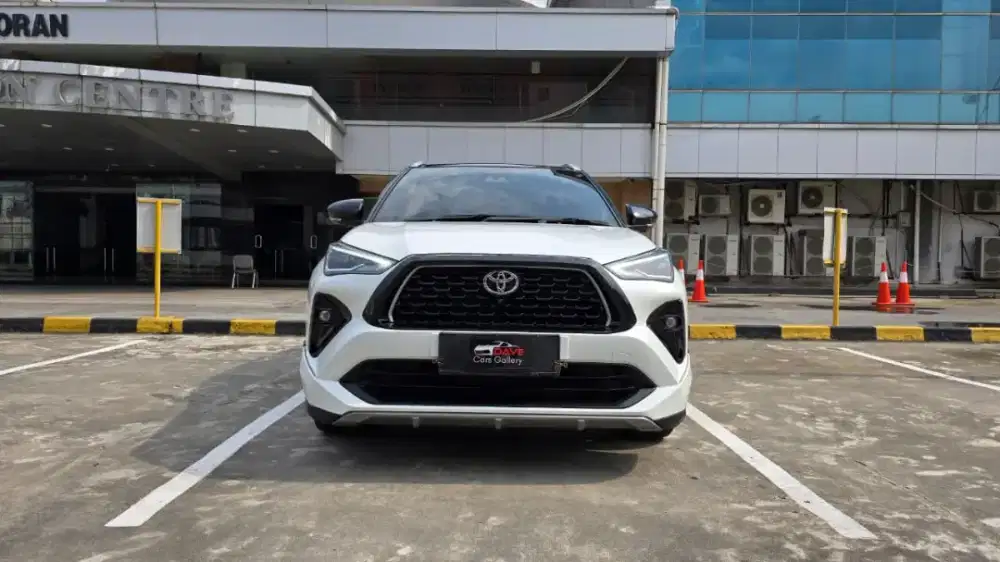 Toyota Yaris cross hybrid Gr tss two tone 2023