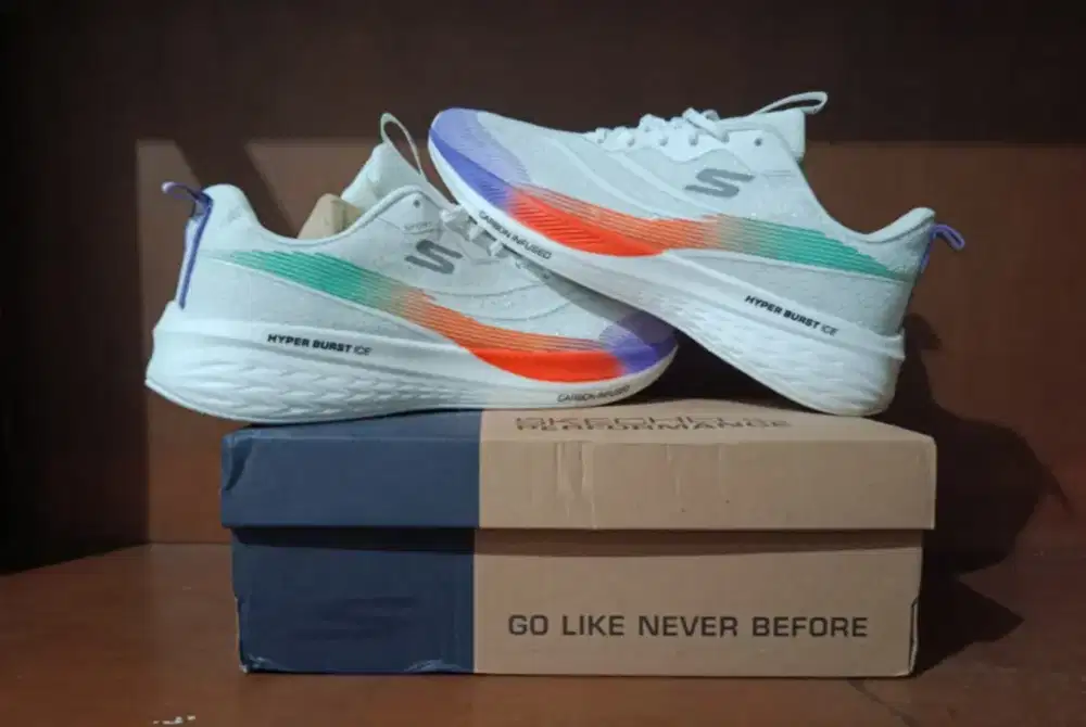 Skecher running size 40 & 43