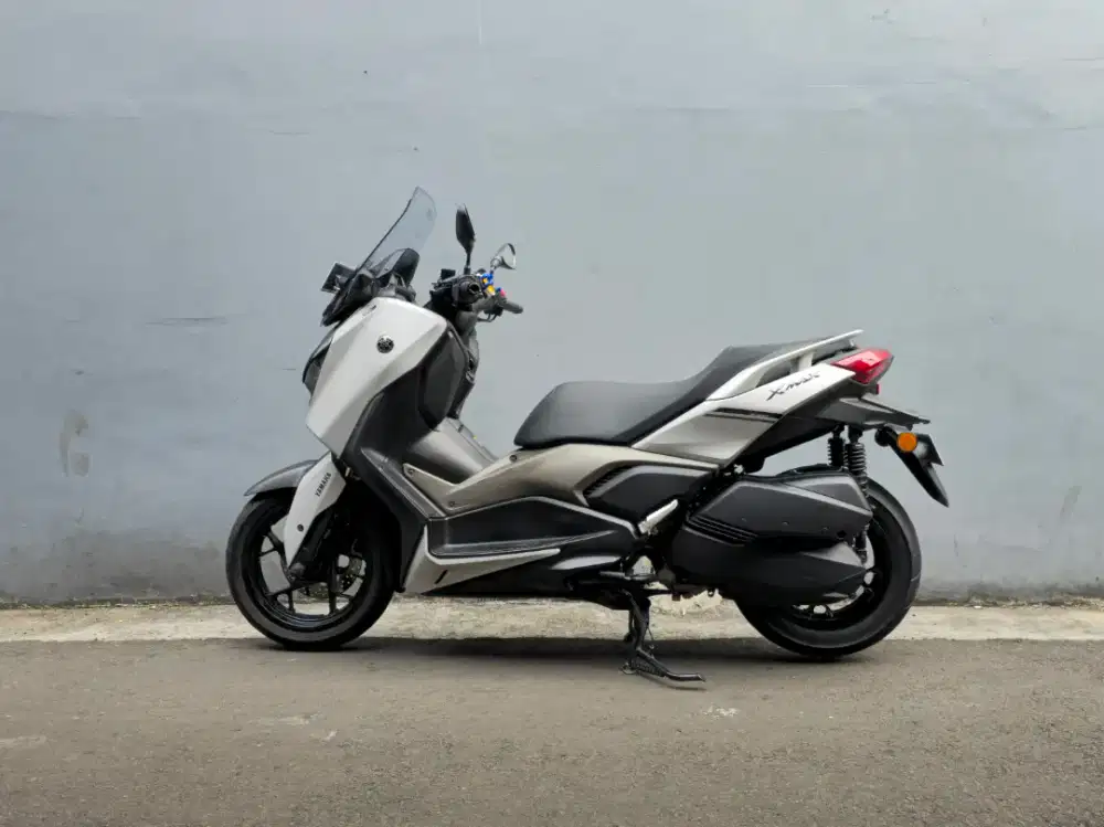 YAMAHA XMAX 250 CONNECTED TH. 2024 BL. 11 - KM RENDAH & PAJAK PANJANG