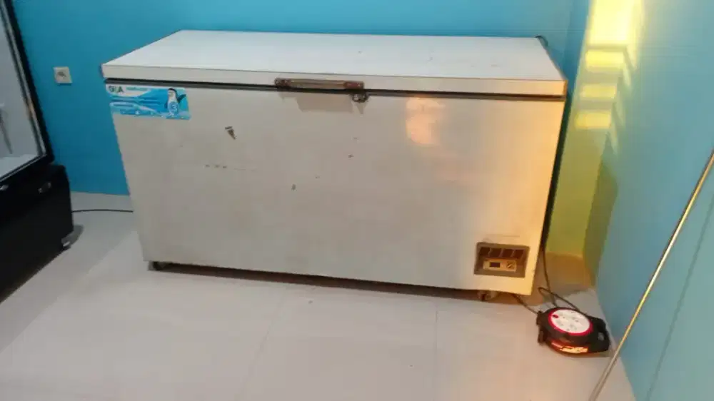 Freezer Gea 600 liter siap pakai