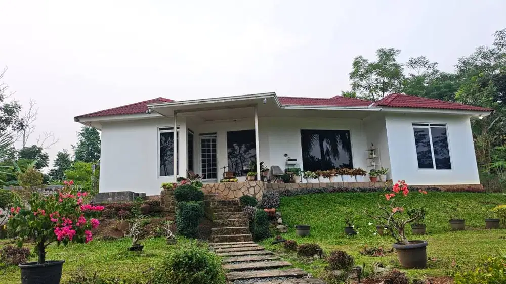 Rumah Eksklusif + Tanah Luas Berkontur Cantik Di Kawasan Bandung Barat