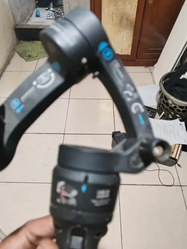 Tripod elektrik 360 vlog masih bagus