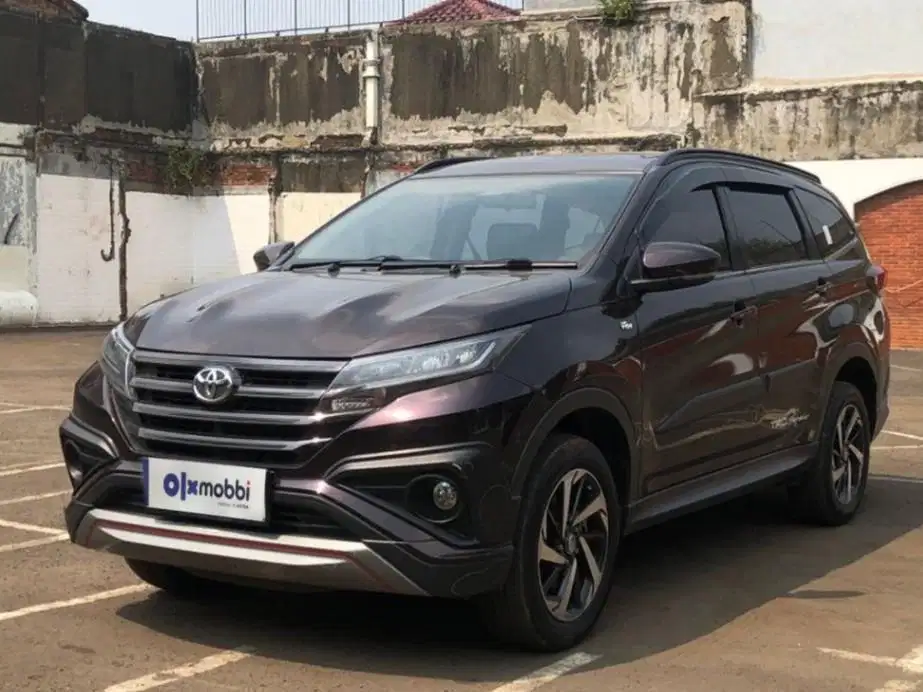 TDP 10 JT Toyota Rush 1.5 TRD Sportivo Bensin-AT Ungu 2018