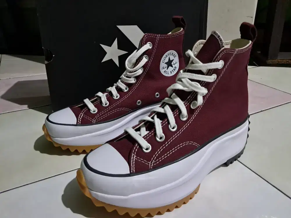 Converse run star hike