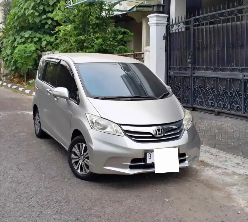 Honda freed e psd 2012 (ISTIMEWA) low km