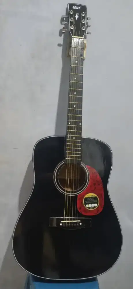 Gitar akustik jumbo tanambesi