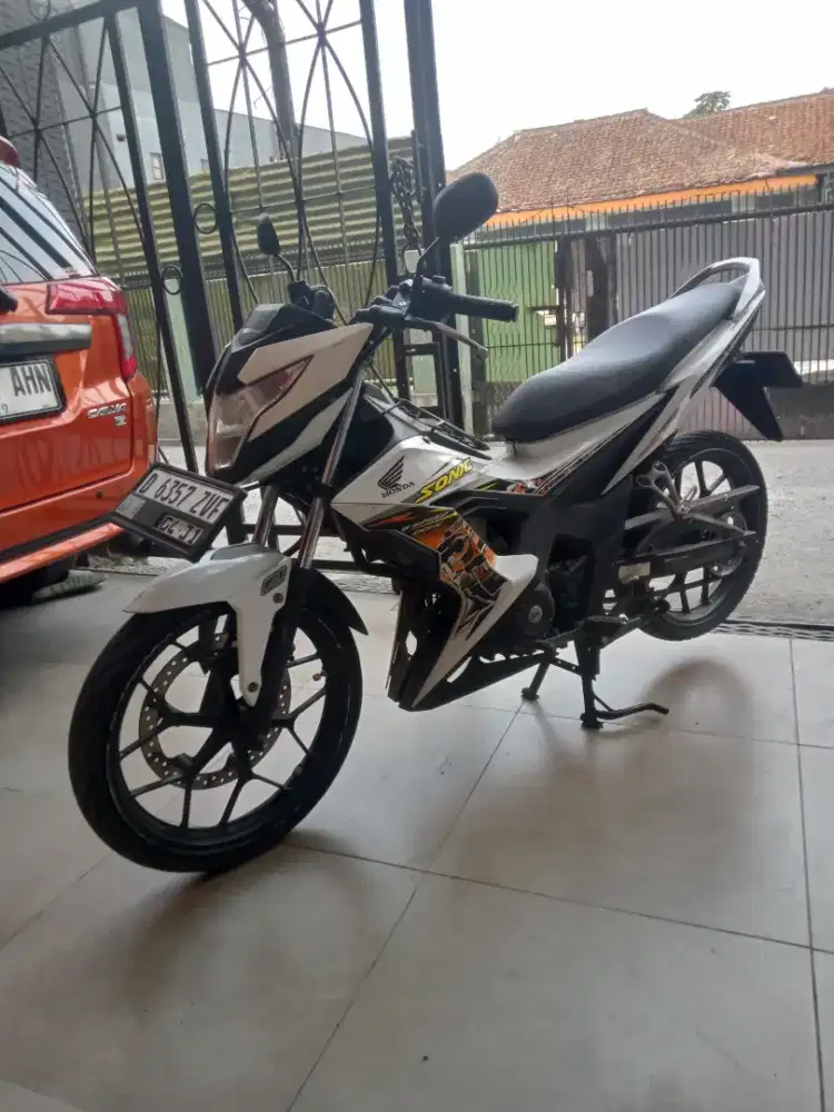 Honda Sonic plat bandung