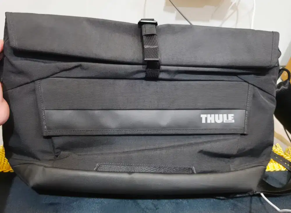 Thule Paramount 14L Sling Bag