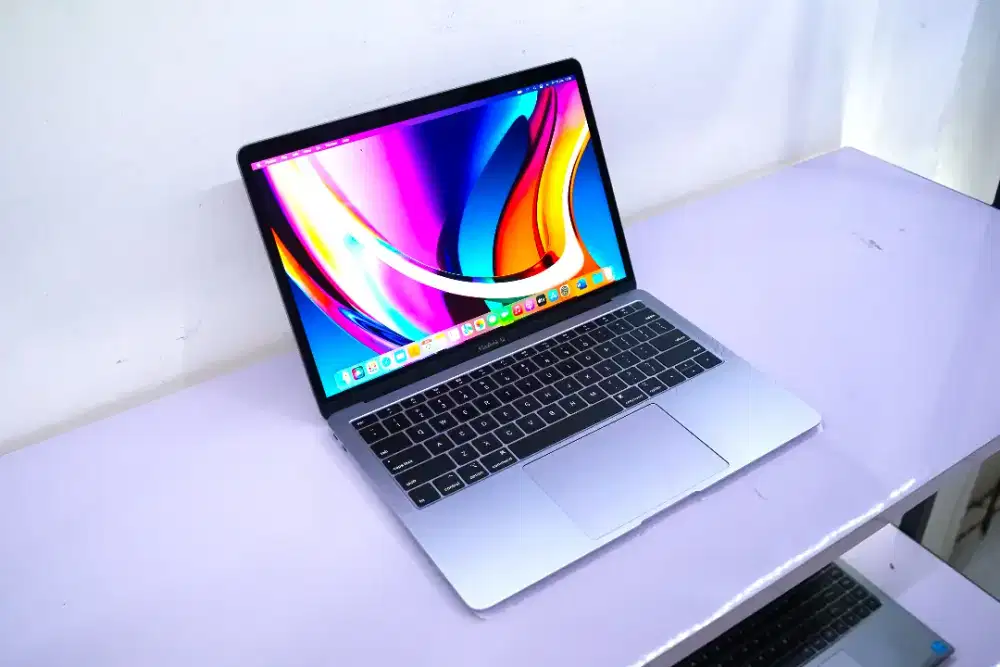 MacBook Air 2018 13inch.CORE i5.RAM 8GB.SSD128GB. 13inch