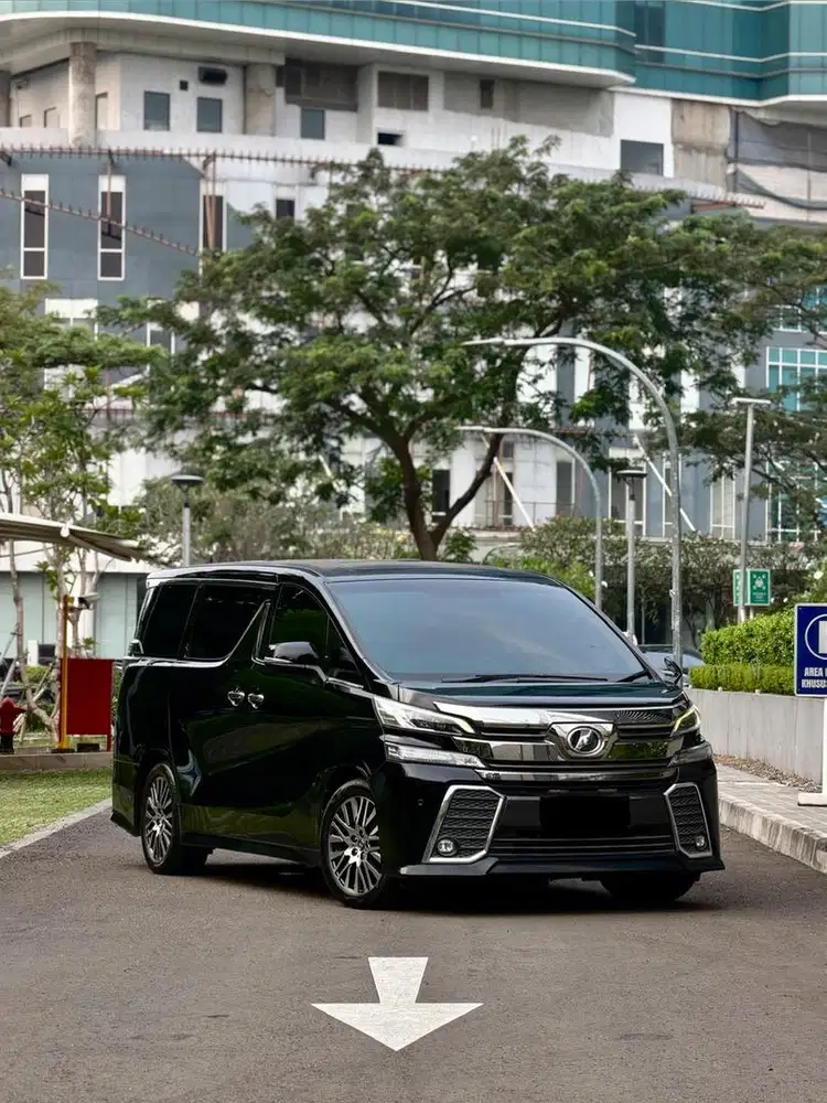 Toyota Vellfire FACELIFT ZG 2017 Low Odo Good Condition