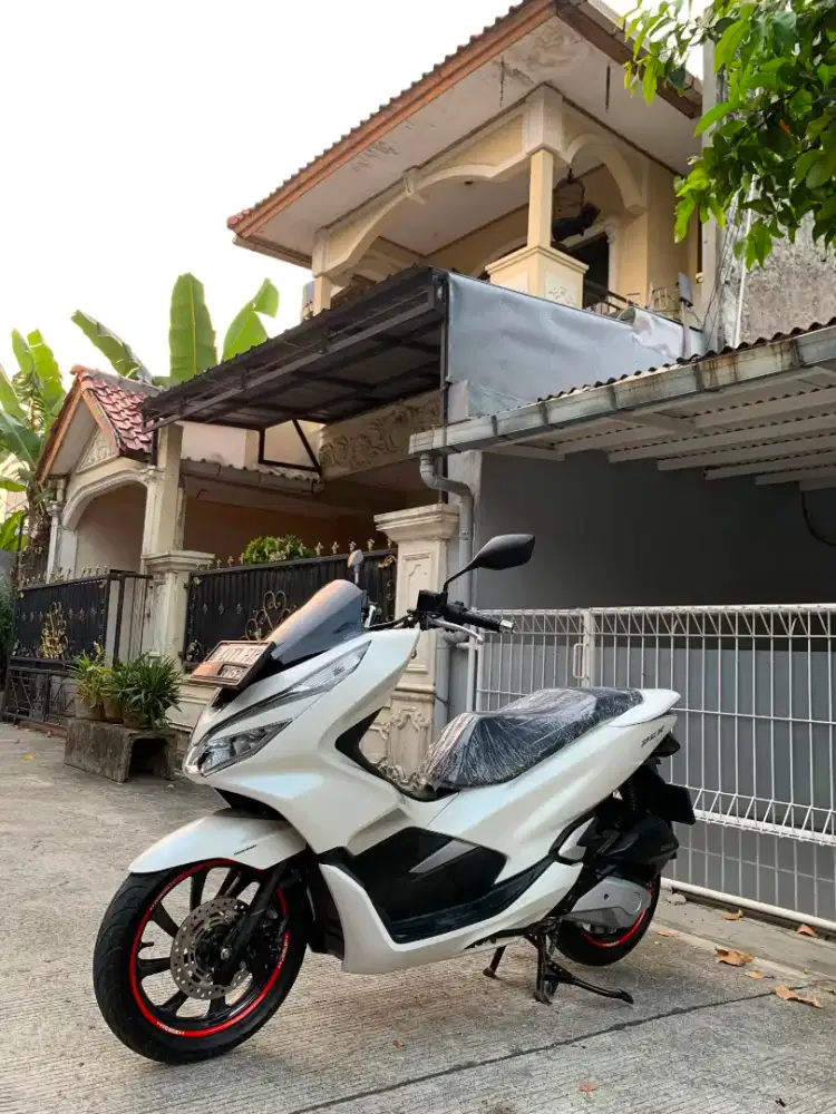 HONDA PCX 150 CBS 2019 KM 32 RB ISTIMEWA