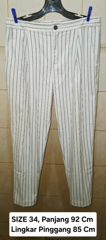 CELANA UNIQLO ORIGINAL (OFFICIAL STORE)
