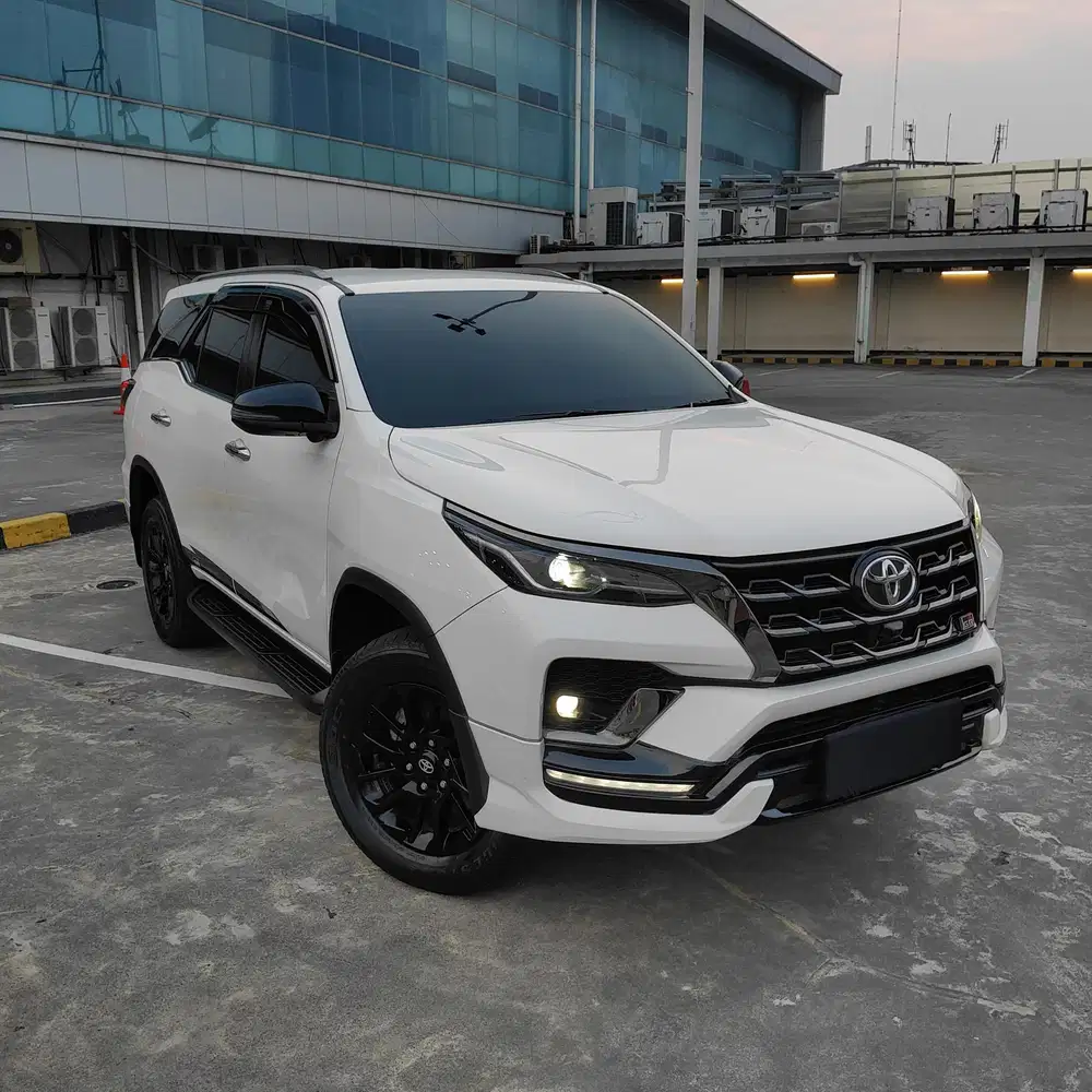 TOYOTA FORTUNER 2.8 GR AT DIESEL 2022