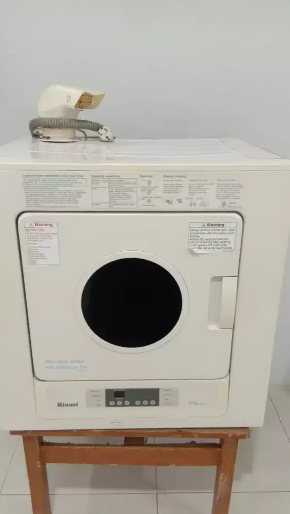 Dryer Baju Pengering Pakaian Rinnai RDT 600