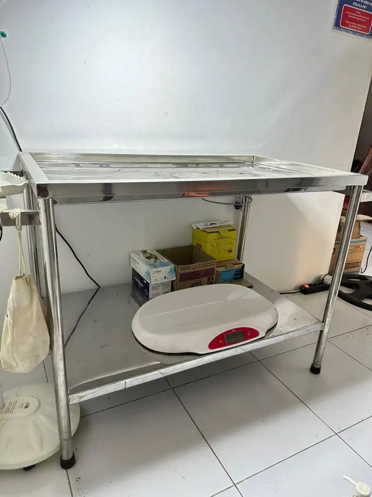 Meja Operasi Hewan Stainless