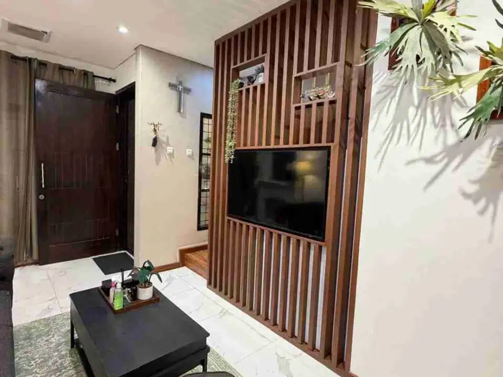 DIJUAL RUMAH FULL FURNISHED FULL RENOVASI DI TAMAN PALEM LESTARI