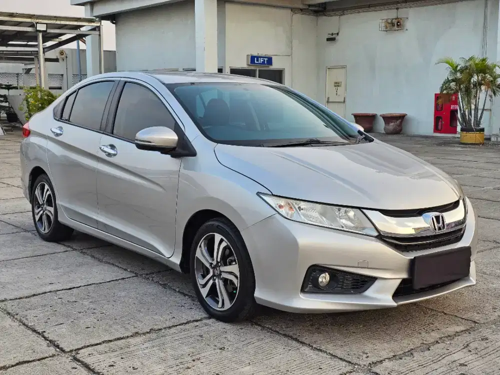 City E RS AT 2015 LOW KM