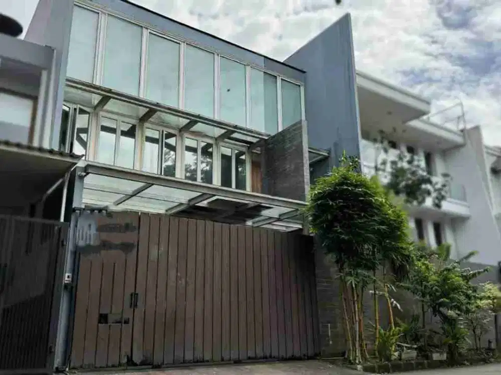 DIJUAL RUMAH 4 LANTAI SIAP HUNI DI PERMATA BUANA KEMBANGAN