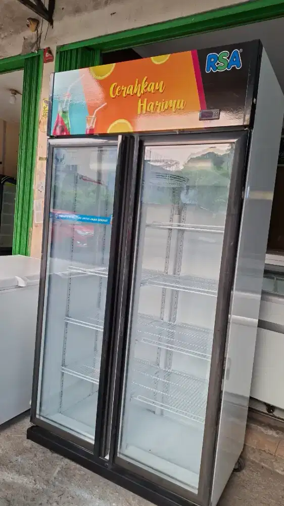 Showcase rsa dua pintu
