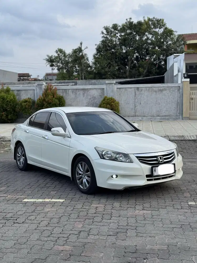Accord VTI-L Putih tahun 2012 istimewa