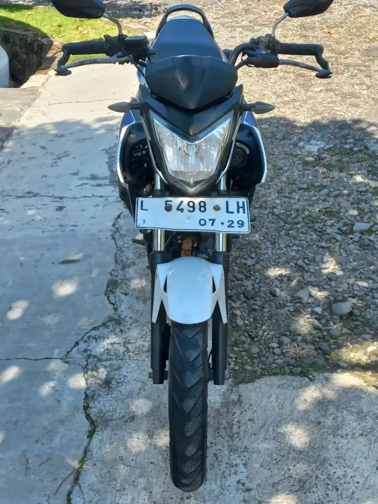 Honda cb150r 2014